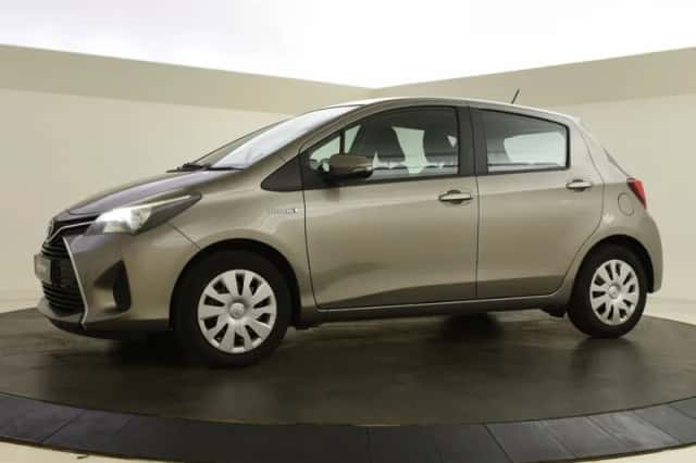 Toyota Yaris (2015) thumbnail 5