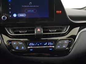 Toyota C-HR (2022) thumbnail 12