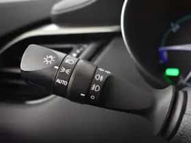Toyota C-HR (2022) thumbnail 16
