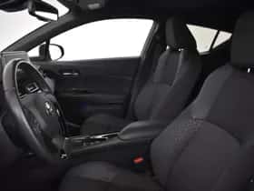 Toyota C-HR (2022) thumbnail 9