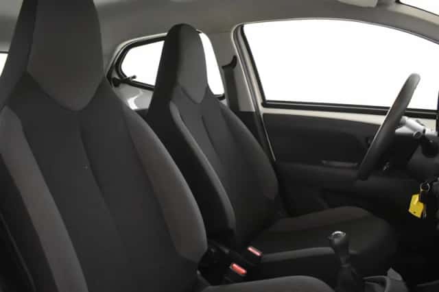 Toyota Aygo (2021) thumbnail 3