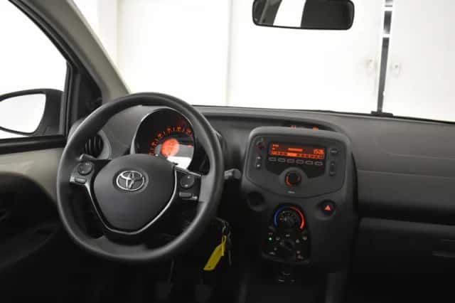 Toyota Aygo (2021) thumbnail 4