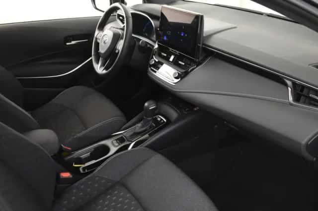 Toyota Corolla (2024) thumbnail 3
