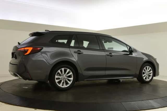 Toyota Corolla (2024) thumbnail 6