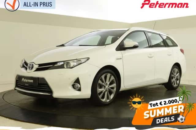 Toyota Auris (2015) thumbnail 1
