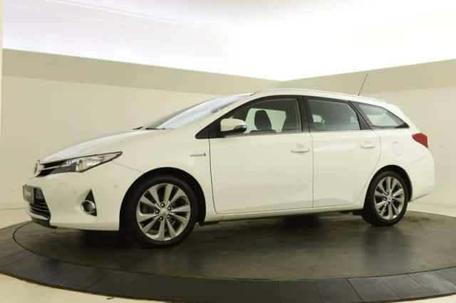 Toyota Auris (2015) thumbnail 5