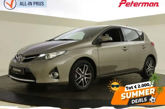 Toyota Auris (2014) thumbnail 1
