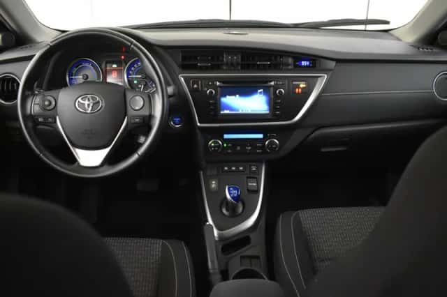 Toyota Auris (2014) thumbnail 4
