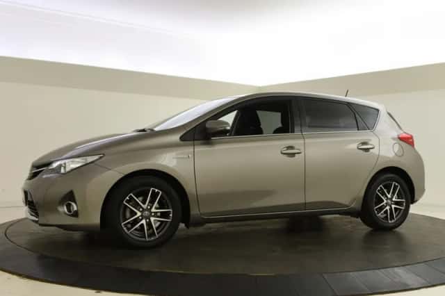 Toyota Auris (2014) thumbnail 5