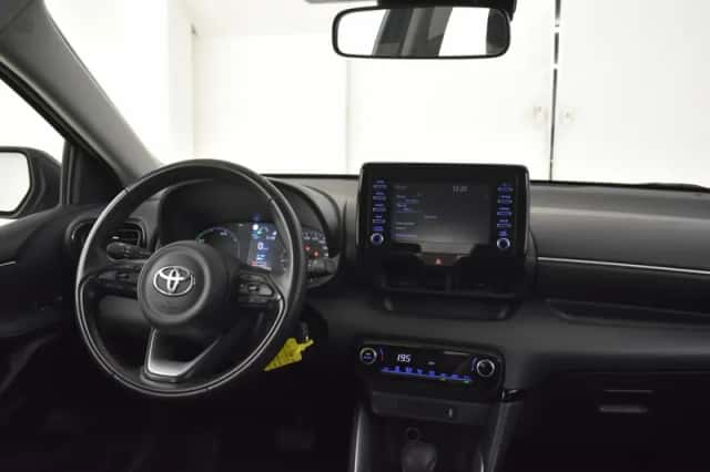 Toyota Yaris (2022) thumbnail 4