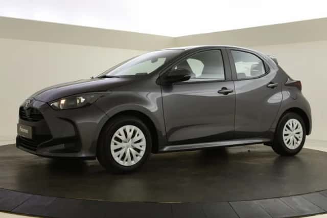 Toyota Yaris (2022) thumbnail 5