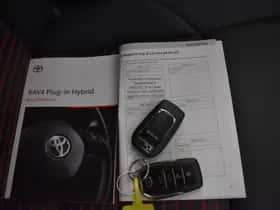 Toyota RAV4 (2024) thumbnail 32