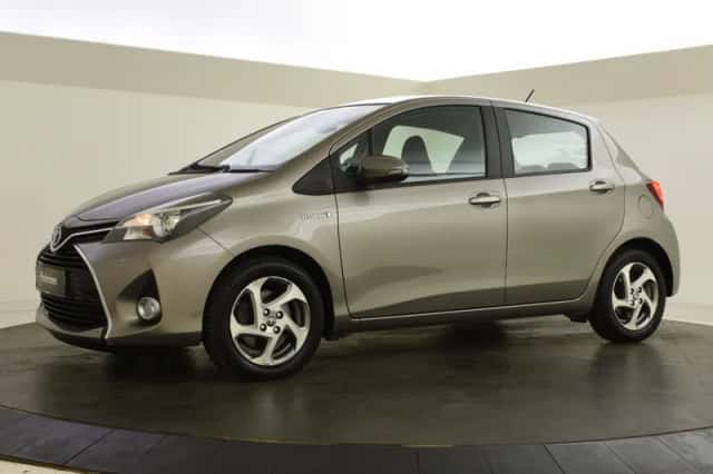 Toyota Yaris (2015) thumbnail 5