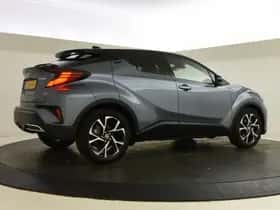 Toyota C-HR (2020) thumbnail 2