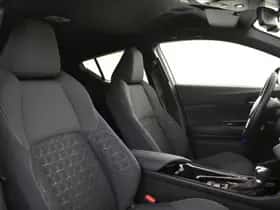 Toyota C-HR (2020) thumbnail 3