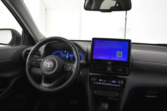 Toyota Yaris Cross (2024) thumbnail 4