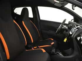 Toyota Aygo (2021) thumbnail 3