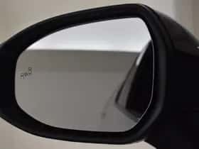 Toyota C-HR (2024) thumbnail 14