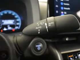 Toyota C-HR (2024) thumbnail 25