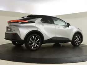 Toyota C-HR (2024) thumbnail 5