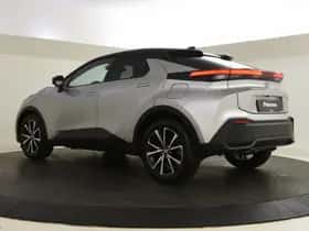 Toyota C-HR (2024) thumbnail 6