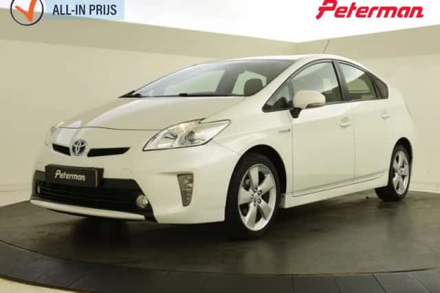 Toyota Prius (2015) thumbnail 1