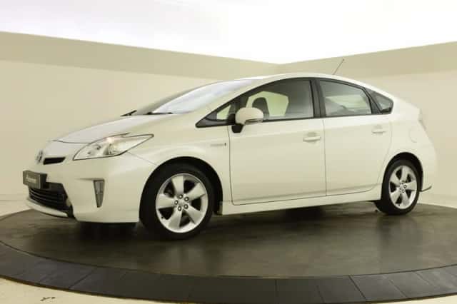 Toyota Prius (2015) thumbnail 5