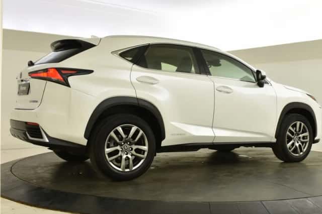 Lexus NX (2018) thumbnail 2