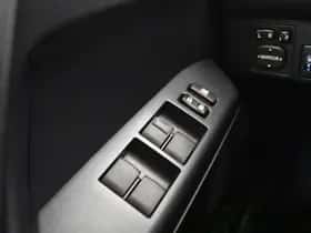 Toyota RAV4 (2018) thumbnail 12