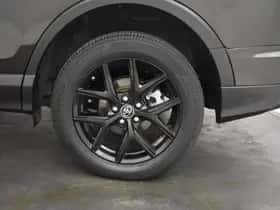 Toyota RAV4 (2018) thumbnail 30