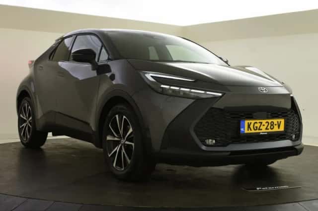Toyota C-HR (2024) thumbnail 5