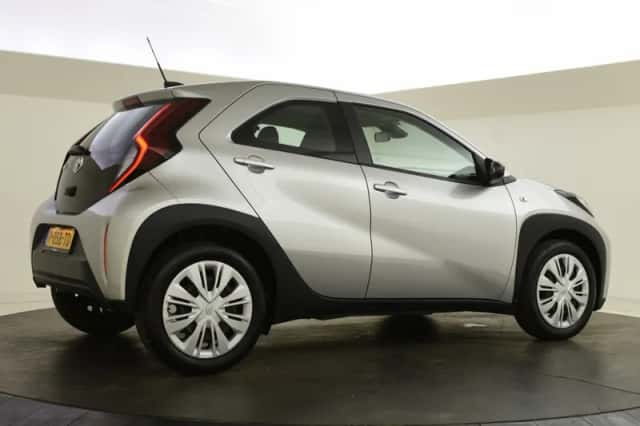 Toyota Aygo (2022) thumbnail 2
