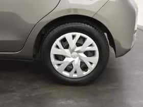 Toyota Yaris (2017) thumbnail 14