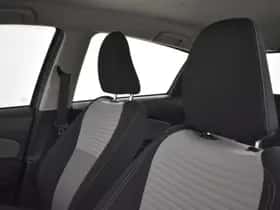 Toyota Yaris (2017) thumbnail 15