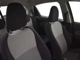 Toyota Yaris (2017) thumbnail 19