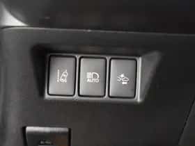 Toyota Yaris (2017) thumbnail 21