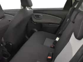 Toyota Yaris (2017) thumbnail 22