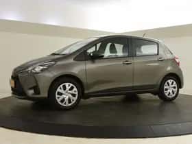 Toyota Yaris (2017) thumbnail 4