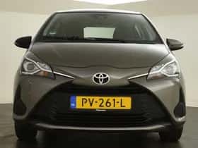 Toyota Yaris (2017) thumbnail 6