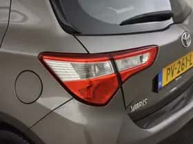 Toyota Yaris (2017) thumbnail 9