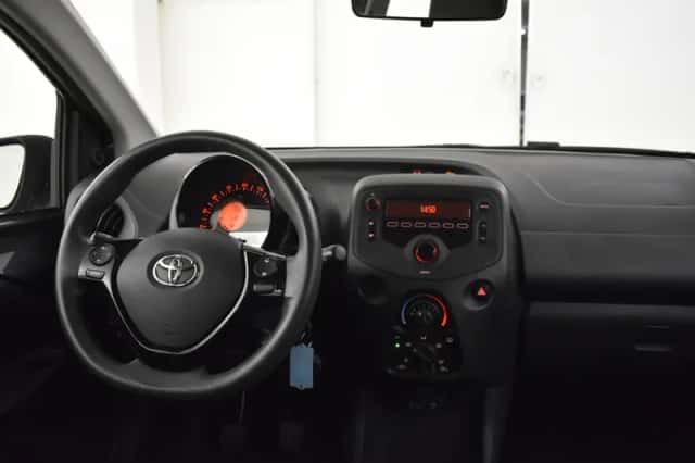 Toyota Aygo (2019) thumbnail 3