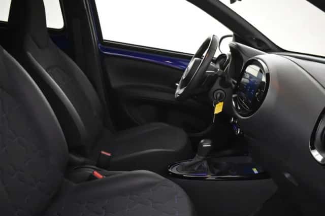 Toyota Aygo (2023) thumbnail 3