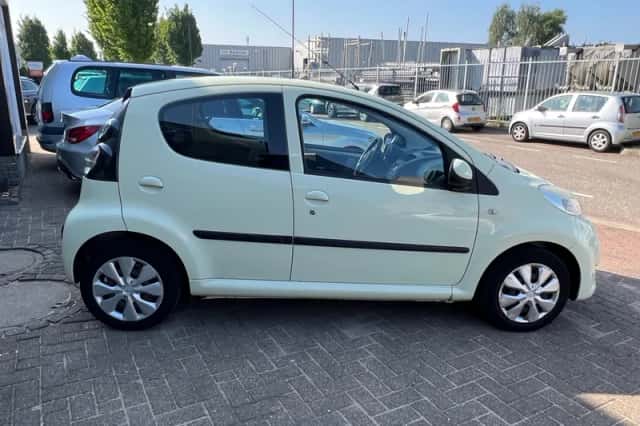 Citroën C1 (2010) thumbnail 3