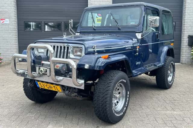 Jeep Wrangler (1991) thumbnail 1
