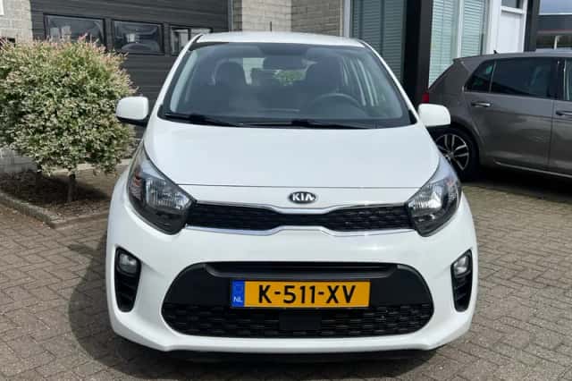 Kia Picanto (2021) thumbnail 2