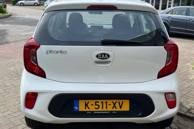 Kia Picanto (2021) thumbnail 4