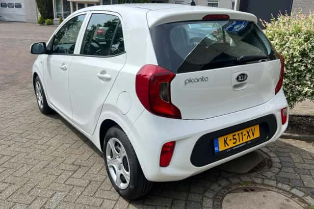 Kia Picanto (2021) thumbnail 5