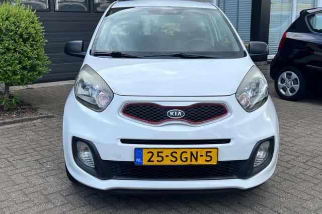 Kia Picanto (2011) thumbnail 2