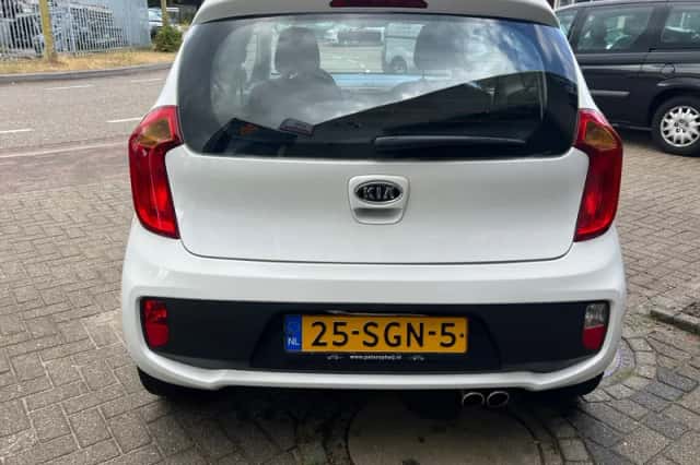 Kia Picanto (2011) thumbnail 5