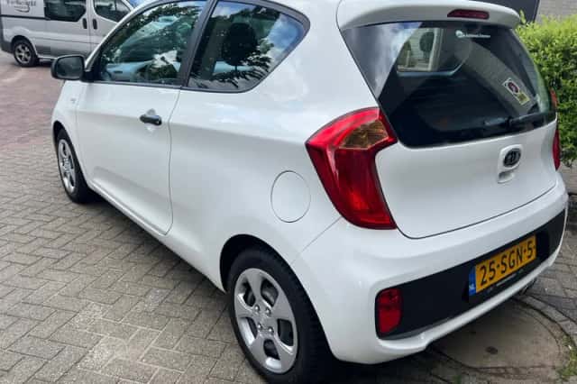 Kia Picanto (2011) thumbnail 6